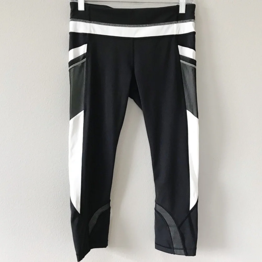 Lululemon Run Inspire Crop II Reflective legging Size 4